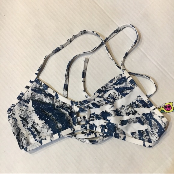 Jolyn Clothing Other - NWT Jolyn Tomcat bikini top Blizzard print sz L